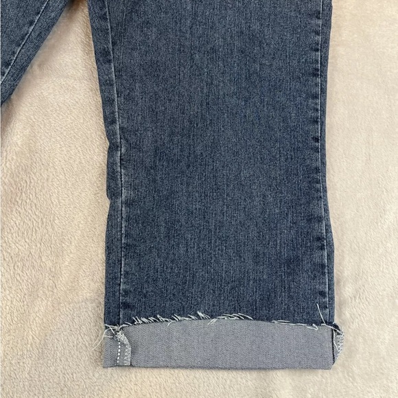 Lee Womens Relaxed Fit medium wash roll cuff cropped jeans size 16P - Picture 3 of 10